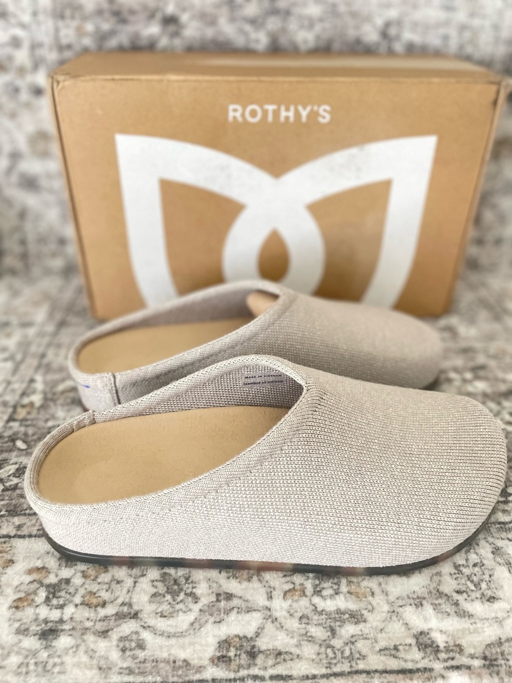 Rothy’s the casual clog merino wool in dove size 8